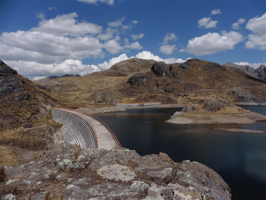 La represa Antacota en la cuenca del Alto
Mantaro, una de las represas clave en el sistema de transvase de agua Rímac-Mantaro