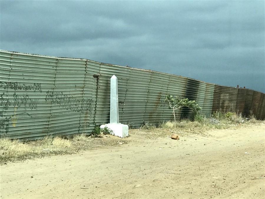  La doble marcación visible: barreras en la frontera México-Estados Unidos.
Tijuana, mayo de 2018.