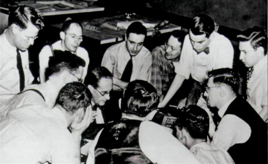 Sesión de Walter Gropius en una clase en Harvard en 1946.