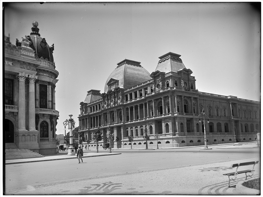 Nueva sede de la ENBA. Arq. Adolpho Morales de los Rios. Foto: Marc Ferrez.
Fecha: 1908. 