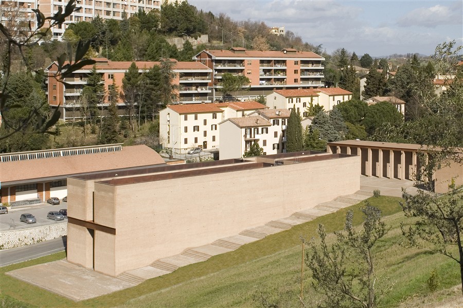 Vista del exterior. Iglesia de San Giovanni, Perugia, 1997-2006.