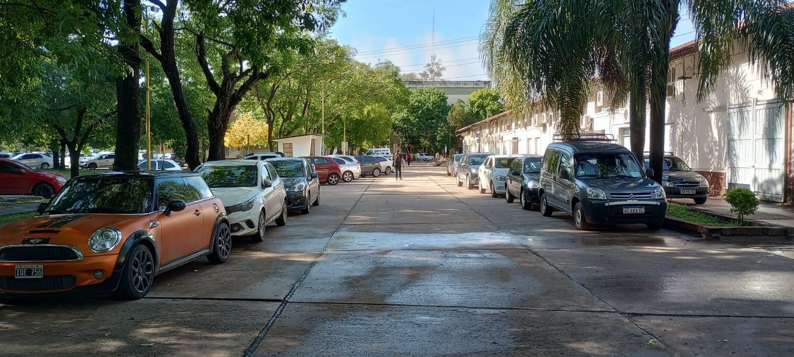 Fotograf&iacute;as de estacionamientos no planificados