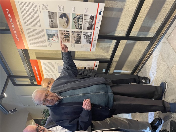 Visita guiada en la exposición Arquitecturas Ausentes, organizada por CEDODAL / BCN / OEI, noviembre 2024, espacio La Cisterna, Buenos Aires.
