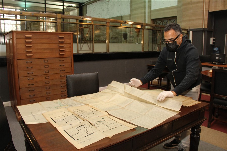 Conservación preventiva y clasificación de planos del archivo CEDODAL en la Sala de Investigadores de la Biblioteca del Congreso Nacional, 2022.